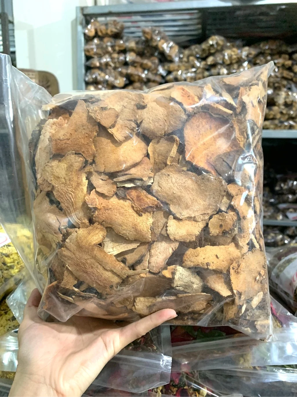 thổ phục linh 1